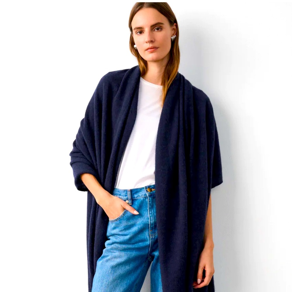 NWT 100% cashmere travel wrap